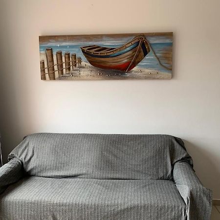 Comfortable 2 Bedroom Apartment In Popular Limnaria Gardens Paphos Exterior photo