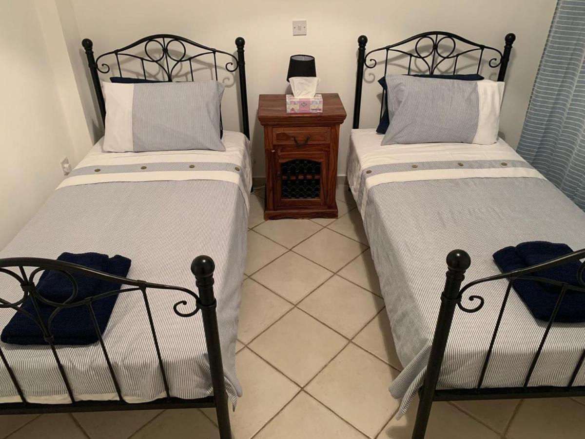 Comfortable 2 Bedroom Apartment In Popular Limnaria Gardens Paphos Exterior photo